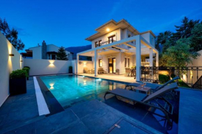 Havuzlu korunaklı özel villa